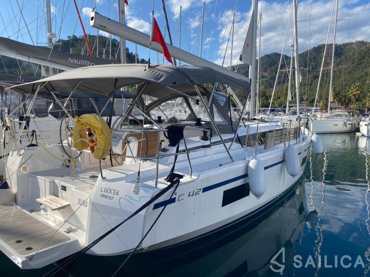 Bavaria C42 - Yacht Charter Sailica