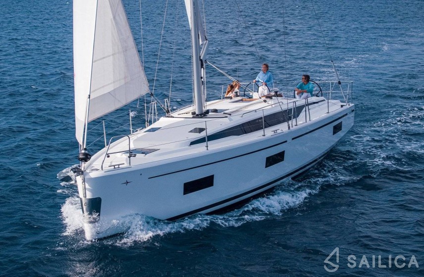Bavaria C42 - Yacht Charter Sailica