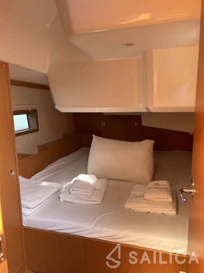Bavaria C42 - Yacht Charter Sailica