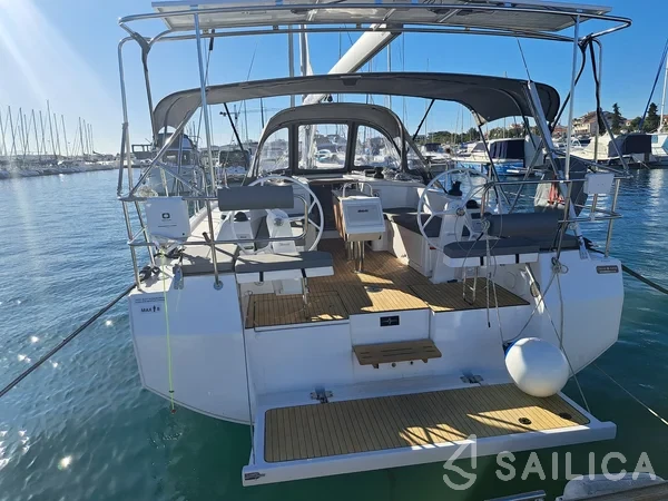 Bavaria C38 - Yacht Charter Sailica