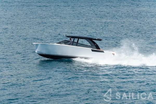 Colnago 33 JG - Yacht Charter Sailica