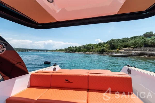 Colnago 33 JG - Yacht Charter Sailica