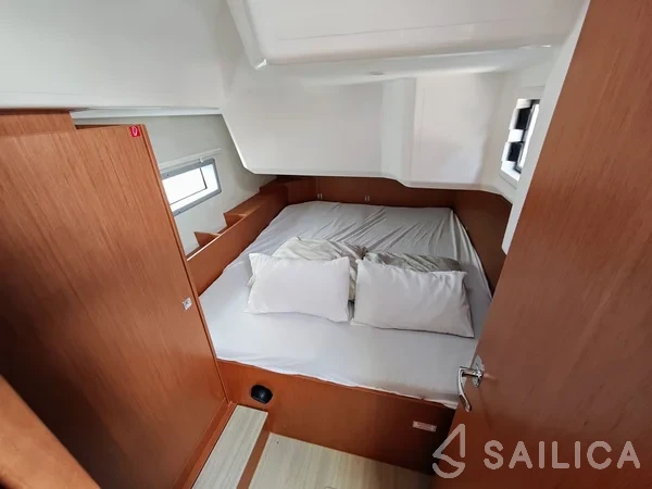 Bavaria C42 - Yacht Charter Sailica