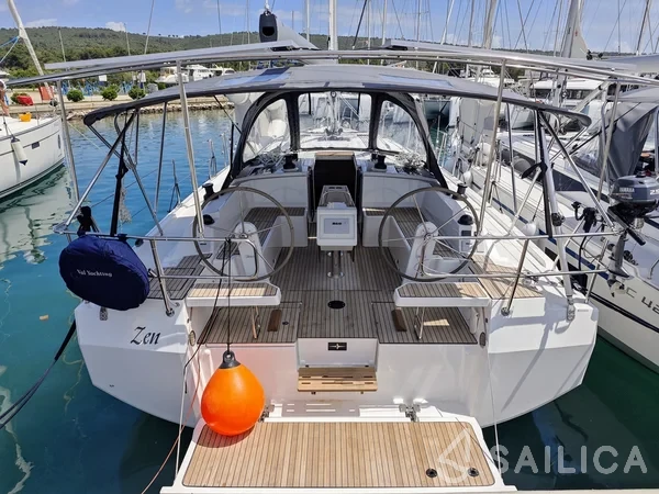 Bavaria C42 - Yacht Charter Sailica