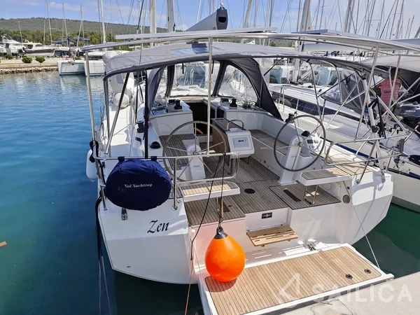 Bavaria C42 - Yacht Charter Sailica