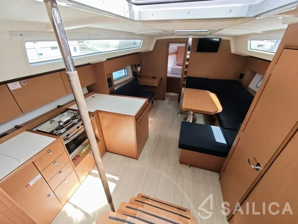 Bavaria C42 - Yacht Charter Sailica