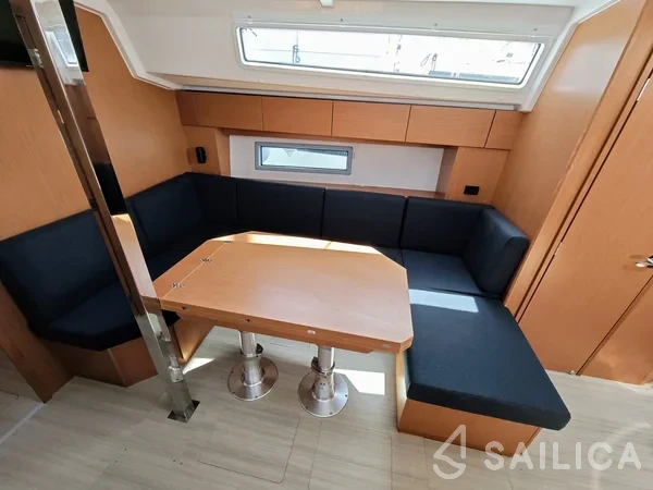 Bavaria C42 - Yacht Charter Sailica