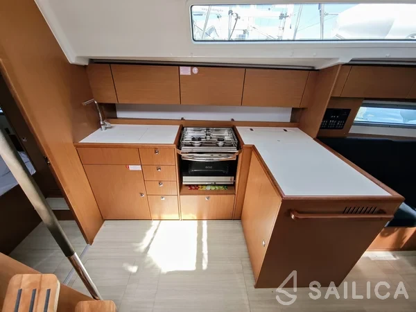 Bavaria C42 - Yacht Charter Sailica