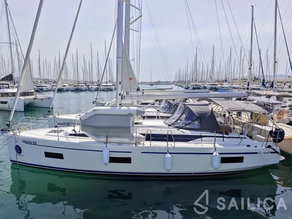 Bavaria C42 - Yacht Charter Sailica
