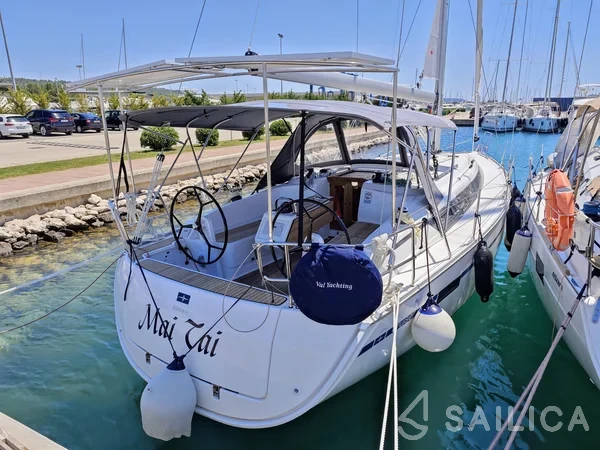 Bavaria 37 Cruiser - Yacht Charter Sailica