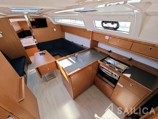 Bavaria 37 Cruiser - Yacht Charter Sailica