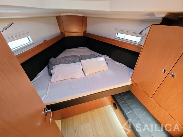 Bavaria 37 Cruiser - Yacht Charter Sailica