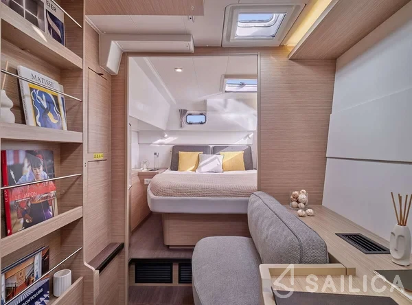 Lagoon 40 - Yacht Charter Sailica