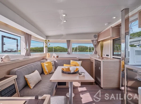 Lagoon 40 - Yacht Charter Sailica