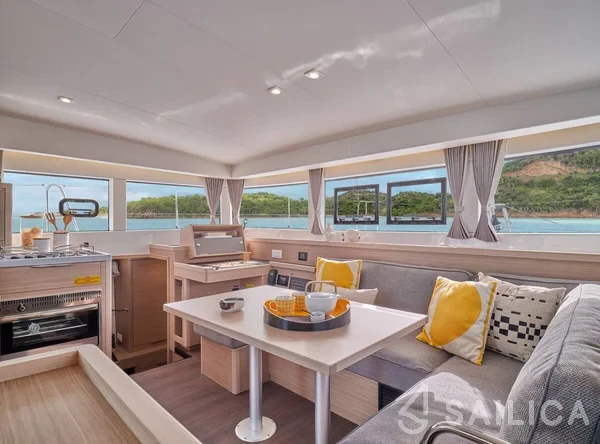 Lagoon 40 - Yacht Charter Sailica