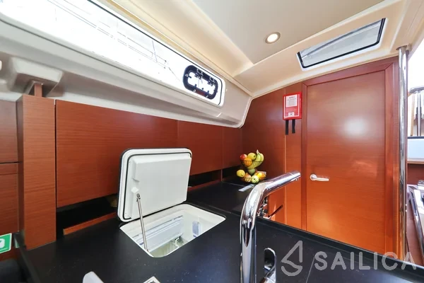 Hanse 418 - Yacht Charter Sailica