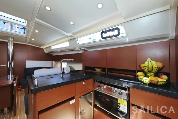 Hanse 418 - Yacht Charter Sailica