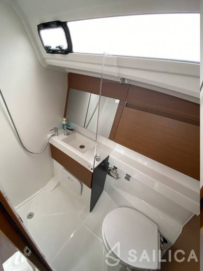 Sun Odyssey 410 - Yacht Charter Sailica