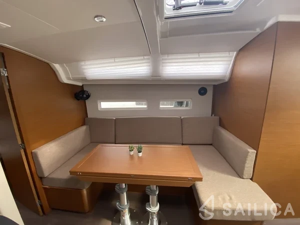 Sun Odyssey 410 - Yacht Charter Sailica