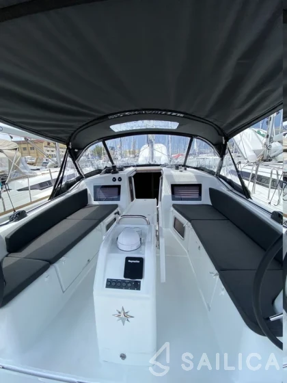 Sun Odyssey 410 - Yacht Charter Sailica