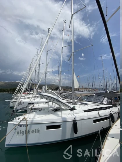 Sun Odyssey 410 - Yacht Charter Sailica