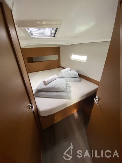 Sun Odyssey 410 - Yacht Charter Sailica