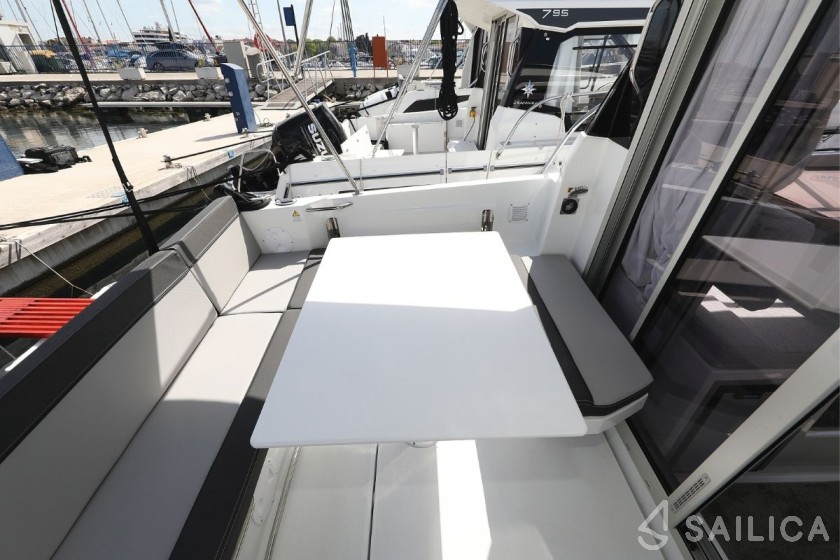 Merry Fisher 795 - Yacht Charter Sailica