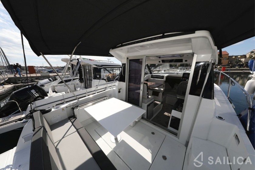 Merry Fisher 795 - Yacht Charter Sailica