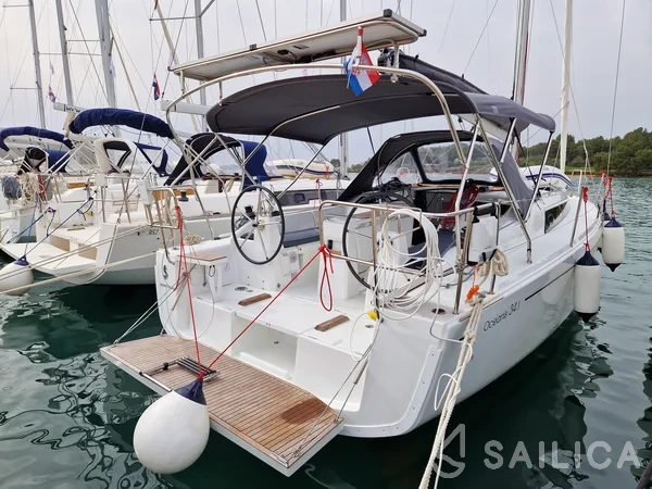 Oceanis 34.1 - Yacht Charter Sailica