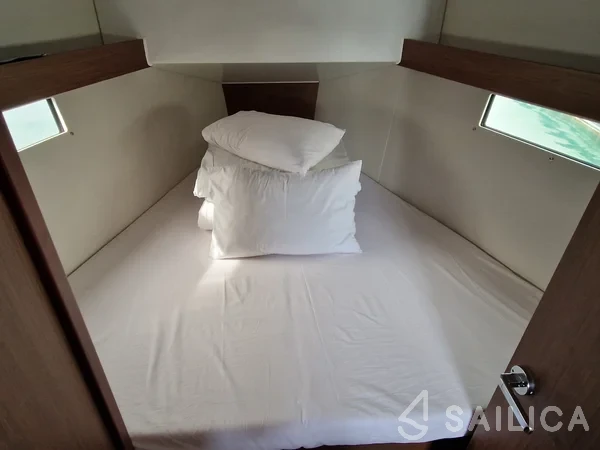 Oceanis 34.1 - Yacht Charter Sailica