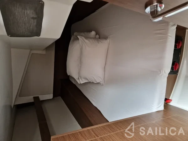Oceanis 34.1 - Yacht Charter Sailica