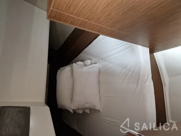 Oceanis 34.1 - Yacht Charter Sailica