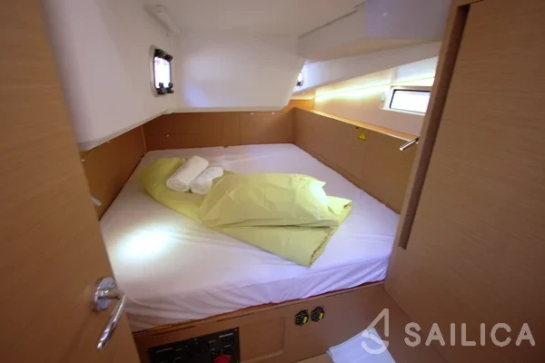 Sun Odyssey 490 - Yacht Charter Sailica