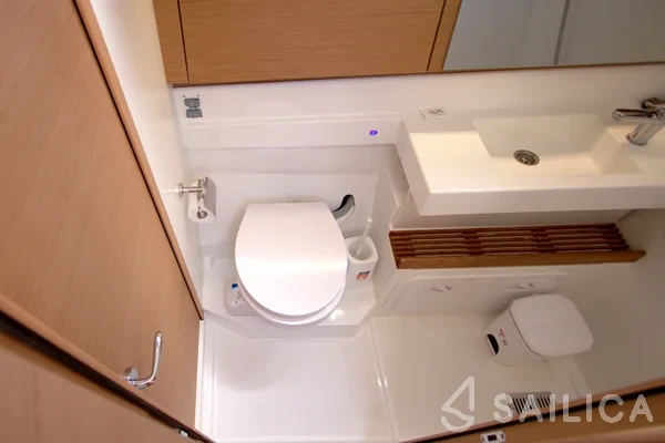 Sun Odyssey 490 - Yacht Charter Sailica