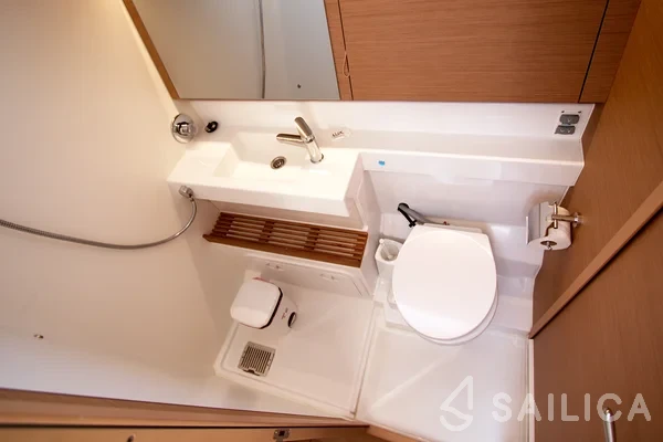 Sun Odyssey 490 - Yacht Charter Sailica