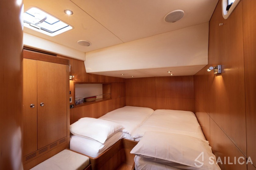 Garcia Yachts 86 - Yacht Charter Sailica