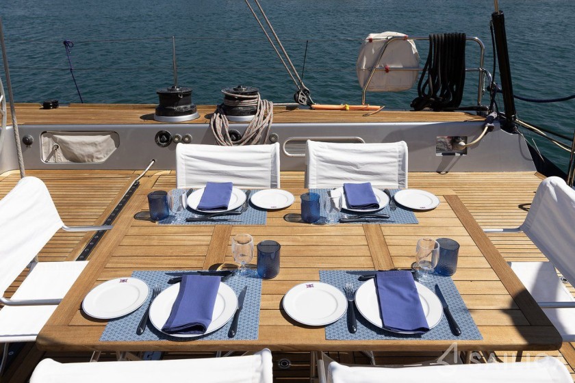 Garcia Yachts 86 - Yacht Charter Sailica