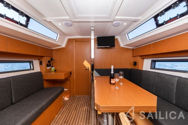 Bavaria C38 - Yacht Charter Sailica
