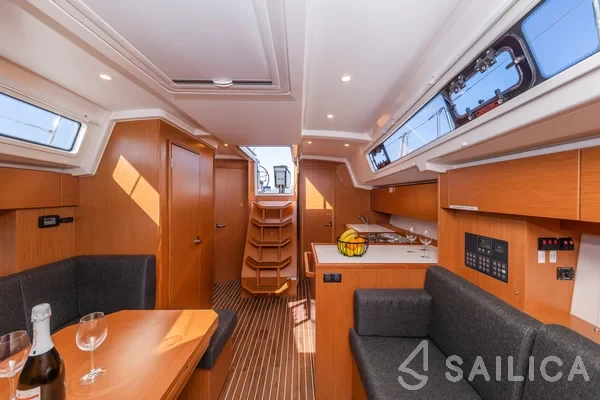 Bavaria C38 - Yacht Charter Sailica