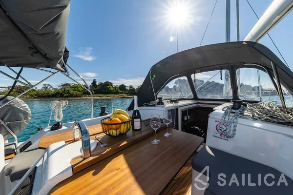 Bavaria C38 - Yacht Charter Sailica