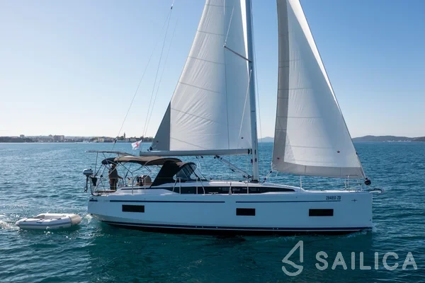 Bavaria C38 - Yacht Charter Sailica