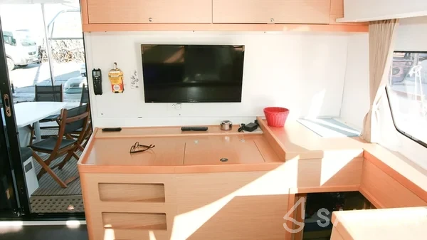 Lagoon 42 - Yacht Charter Sailica