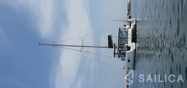 Lagoon 42 - Yacht Charter Sailica