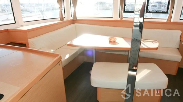 Lagoon 42 - Yacht Charter Sailica