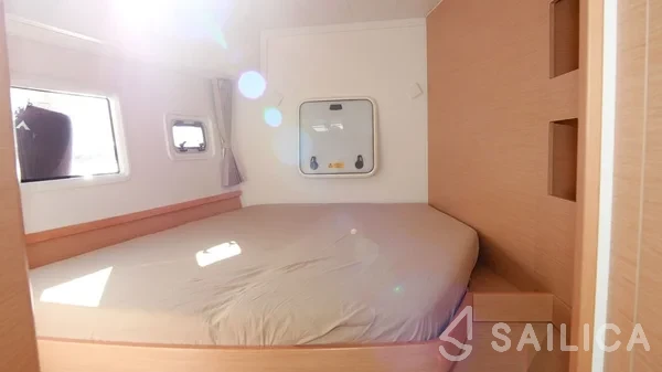 Lagoon 42 - Yacht Charter Sailica