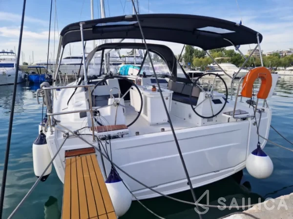 Oceanis 40.1 - Yacht Charter Sailica