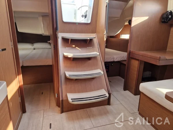 Oceanis 40.1 - Yacht Charter Sailica