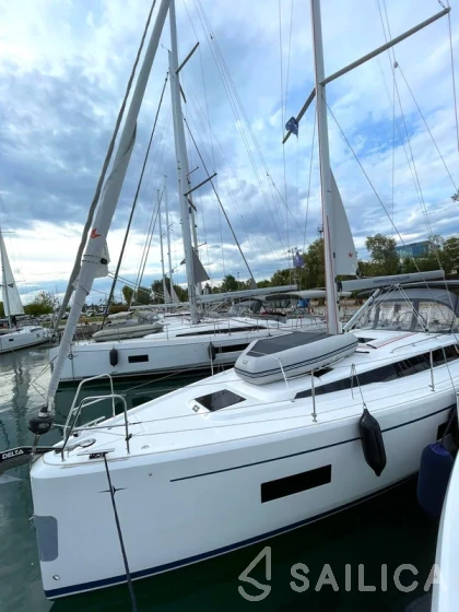 Bavaria C42 - Yacht Charter Sailica