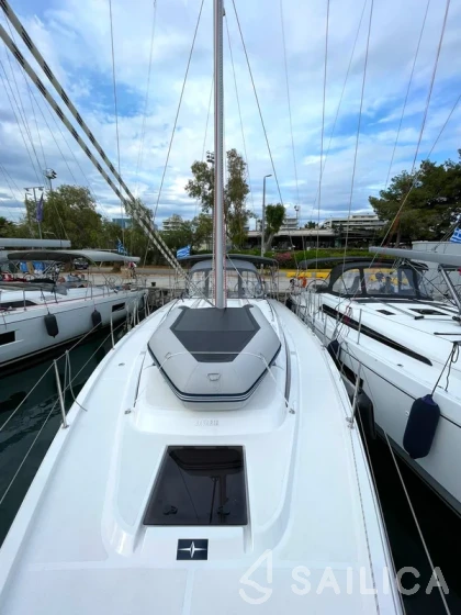 Bavaria C42 - Yacht Charter Sailica