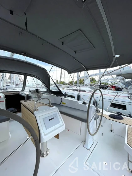 Bavaria C42 - Yacht Charter Sailica